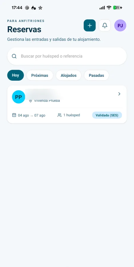 Listado de reservas en la app, con filtros de hoy, próximas, alojados y pasadas