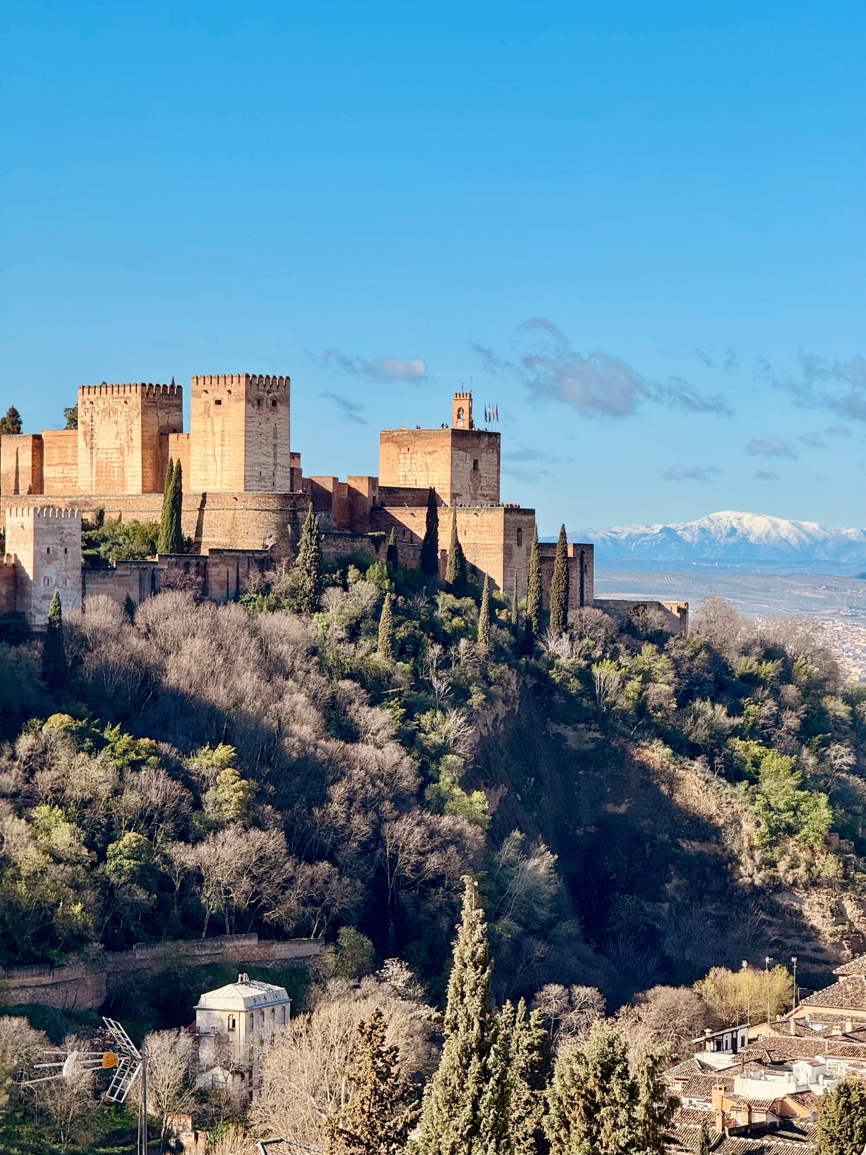 Granada: ecos nazaríes y noches de mirador