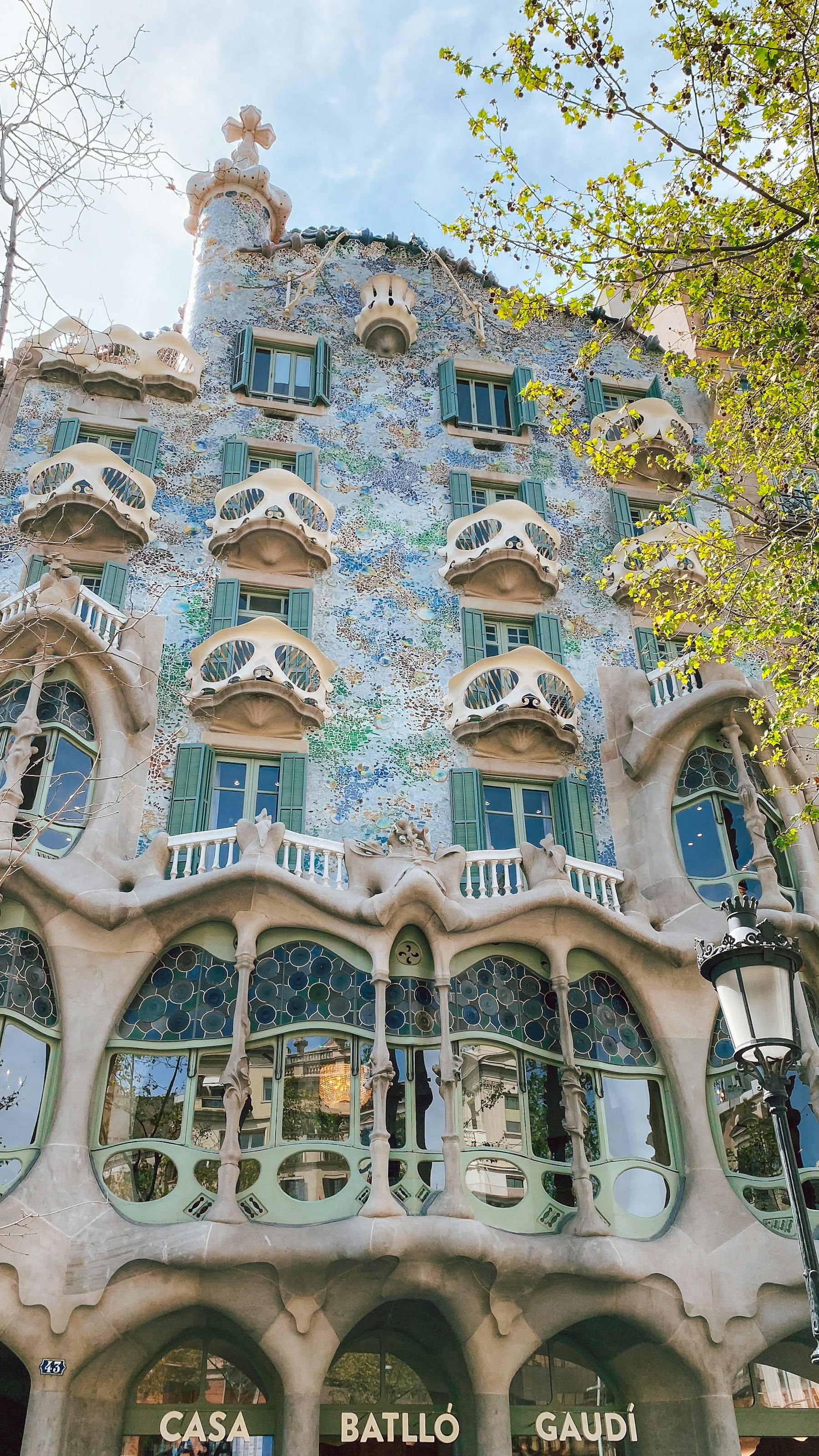 Fachada modernista de Casa Batlló en Passeig de Gràcia