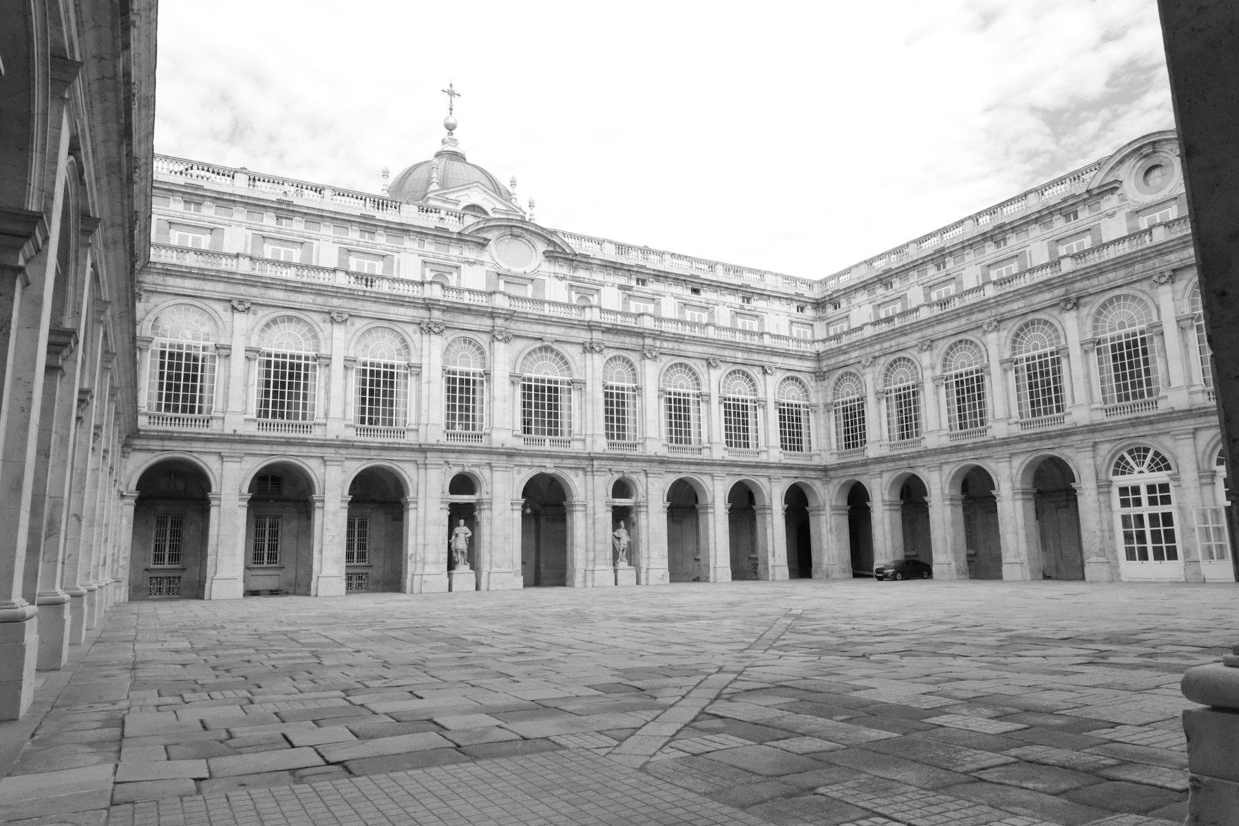 Patio del Palacio Real de Madrid