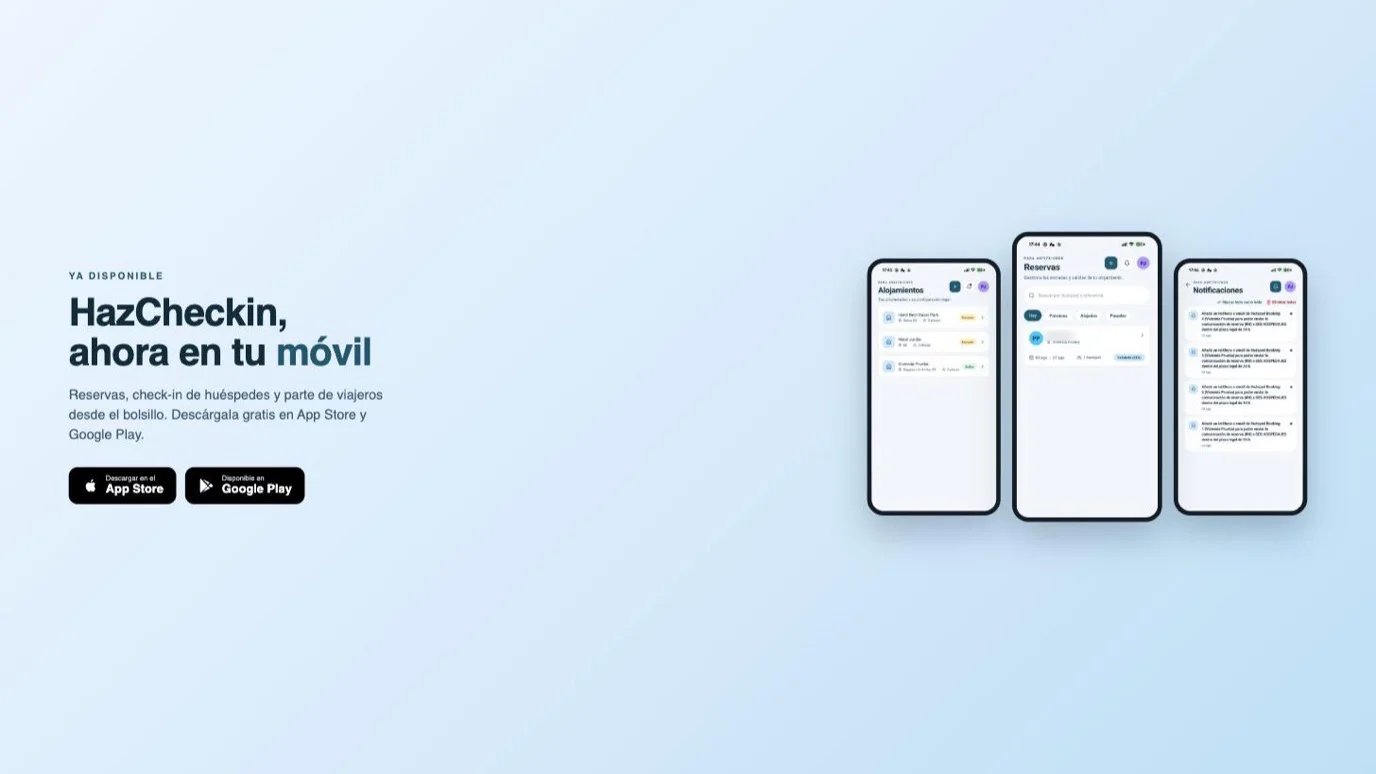 La app de HazCheckin mostrando reservas, alojamientos y notificaciones en tres móviles